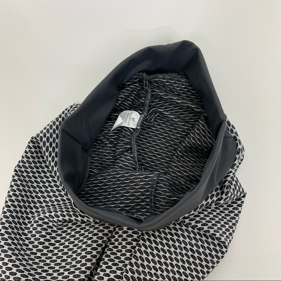 Honeycomb Scruch Booty Gray & White Leggings Mid To High Rise Medium - Picture 11 of 16